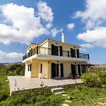 Virginia Villa Lixouri